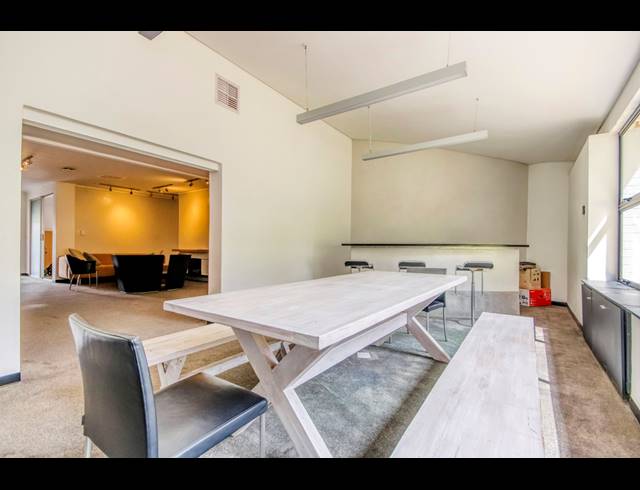 600M² OFFICE FOR SALE IN BRYANSTON